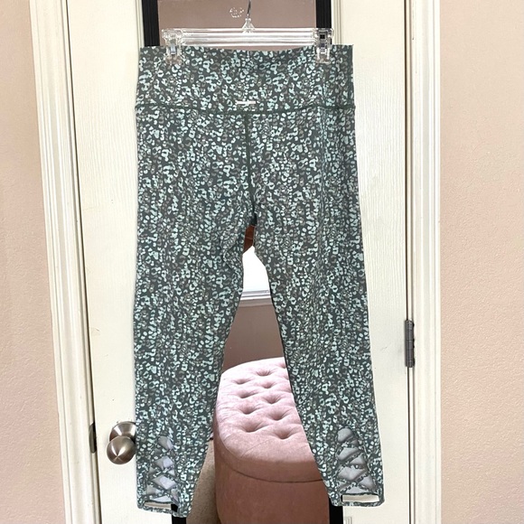Aerie Green Leopard Print Leggings - Picture 2 of 5